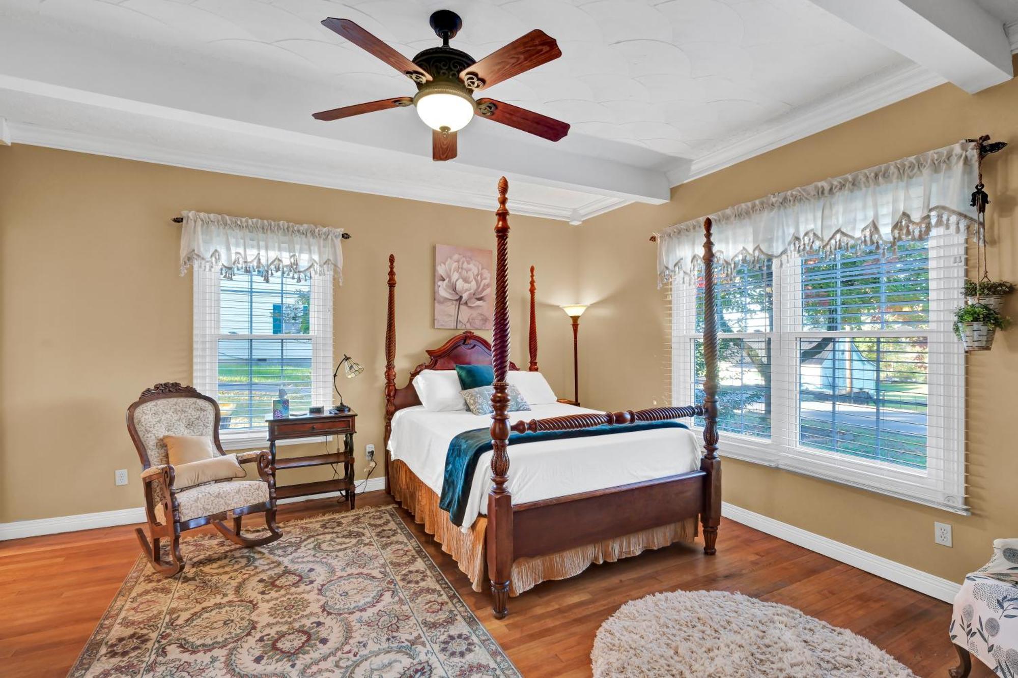 Hill House Bed And Breakfast Loretto Exterior photo