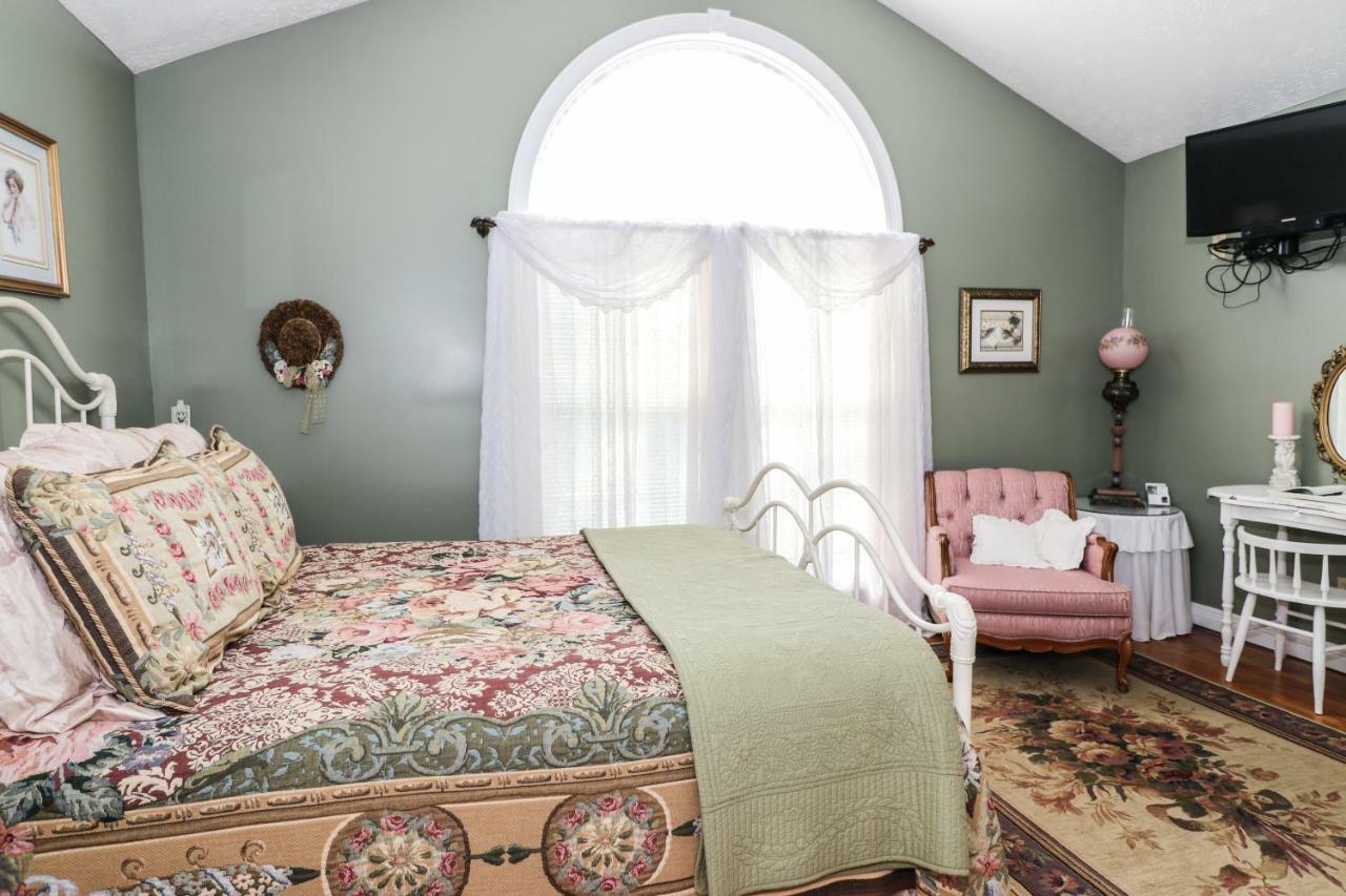 Hill House Bed And Breakfast Loretto Exterior photo