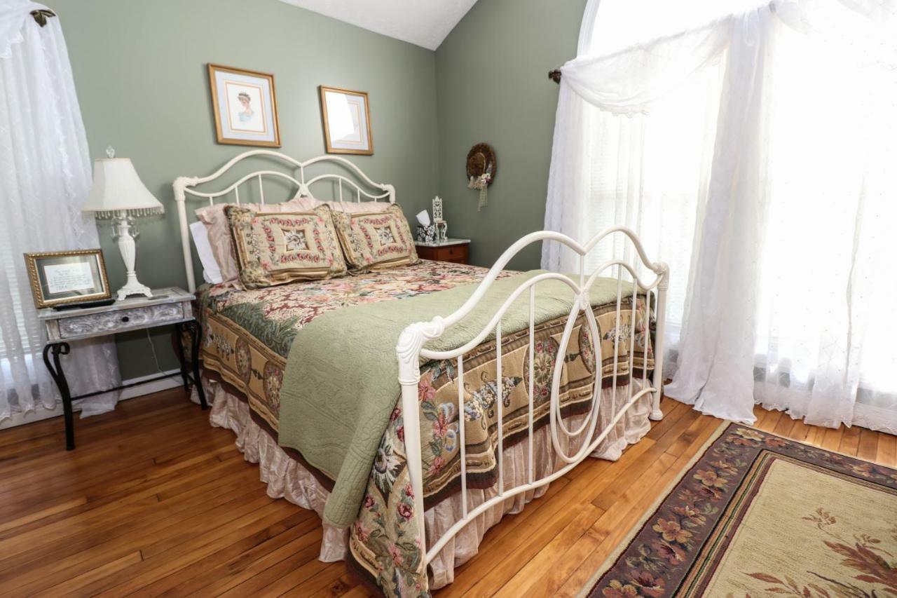 Hill House Bed And Breakfast Loretto Exterior photo